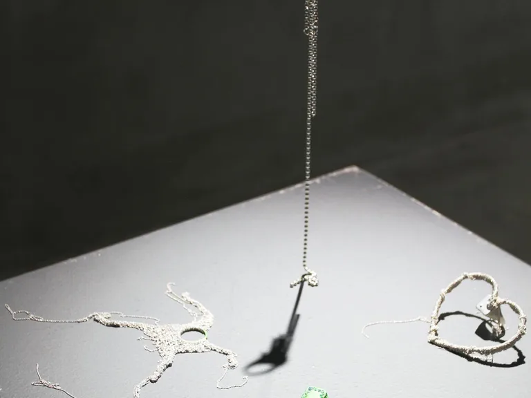Artwork: Johanna Edwardh, Main (silver, zircons, copper)