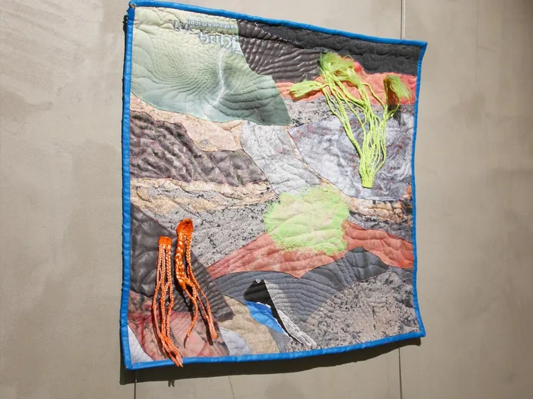 Artwork: Rokko Bengts, Seaside stroke simulation (textile)
